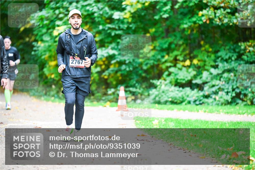 12.10.2025 - Bramfelder Halbmarathon 2025 Dr. Thomas Lammeyer http://msf.ph/oto/9351039 12.10.2025 10:37:17 Laufen 2767 meine-sportfotos.de
