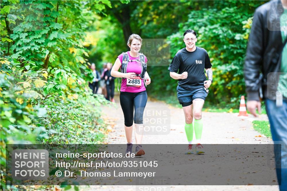 12.10.2025 - Bramfelder Halbmarathon 2025 Dr. Thomas Lammeyer http://msf.ph/oto/9351045 12.10.2025 10:37:24 Laufen 2885 meine-sportfotos.de