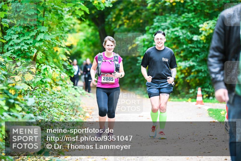 12.10.2025 - Bramfelder Halbmarathon 2025 Dr. Thomas Lammeyer http://msf.ph/oto/9351047 12.10.2025 10:37:24 Laufen 2885 meine-sportfotos.de