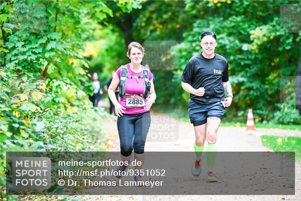12.10.2025 - Bramfelder Halbmarathon 2025 Dr. Thomas Lammeyer http://msf.ph/oto/9351052 12.10.2025 10:37:25 Laufen 2885 meine-sportfotos.de