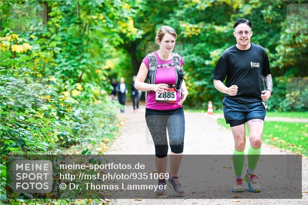12.10.2025 - Bramfelder Halbmarathon 2025 Dr. Thomas Lammeyer http://msf.ph/oto/9351069 12.10.2025 10:37:28 Laufen 2885 meine-sportfotos.de