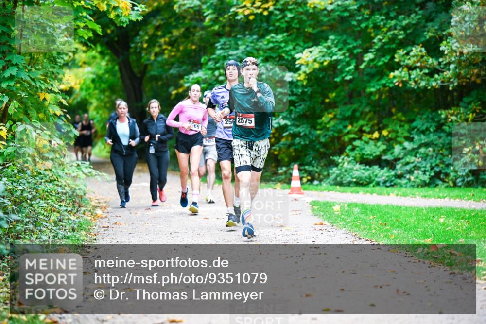 12.10.2025 - Bramfelder Halbmarathon 2025 Dr. Thomas Lammeyer http://msf.ph/oto/9351079 12.10.2025 10:37:32 Laufen 69, 7954, 256, 2575 meine-sportfotos.de