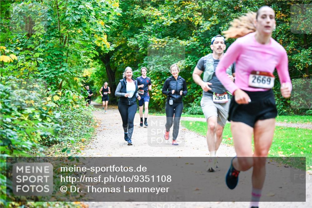 12.10.2025 - Bramfelder Halbmarathon 2025 Dr. Thomas Lammeyer http://msf.ph/oto/9351108 12.10.2025 10:37:37 Laufen 2990, 2954, 2669 meine-sportfotos.de