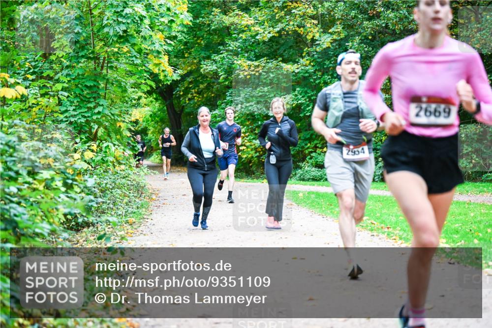 12.10.2025 - Bramfelder Halbmarathon 2025 Dr. Thomas Lammeyer http://msf.ph/oto/9351109 12.10.2025 10:37:37 Laufen 2954, 2669 meine-sportfotos.de