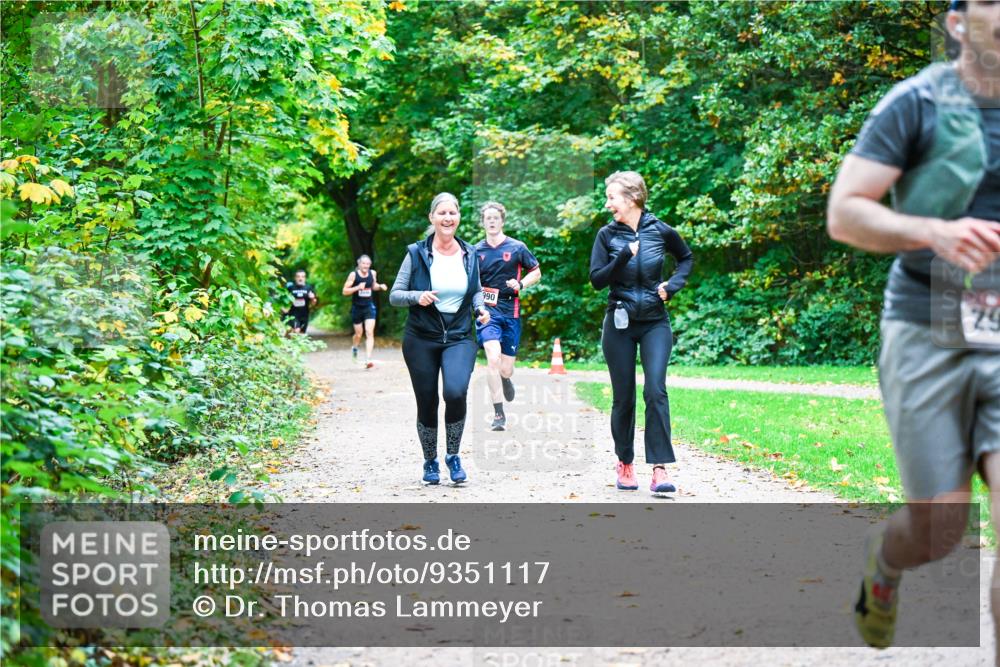 12.10.2025 - Bramfelder Halbmarathon 2025 Dr. Thomas Lammeyer http://msf.ph/oto/9351117 12.10.2025 10:37:38 Laufen 990, 29 meine-sportfotos.de
