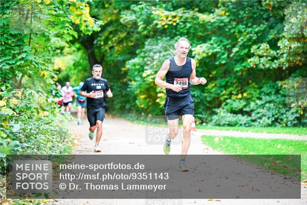 12.10.2025 - Bramfelder Halbmarathon 2025 Dr. Thomas Lammeyer http://msf.ph/oto/9351143 12.10.2025 10:37:44 Laufen 2498, 432 meine-sportfotos.de