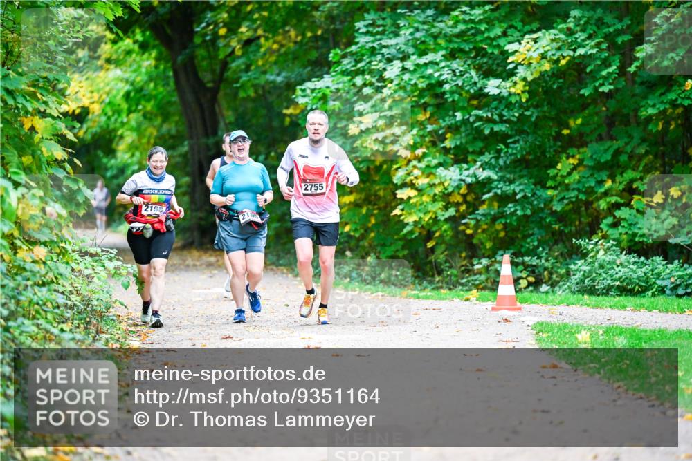 12.10.2025 - Bramfelder Halbmarathon 2025 Dr. Thomas Lammeyer http://msf.ph/oto/9351164 12.10.2025 10:37:49 Laufen 2198, 2755 meine-sportfotos.de