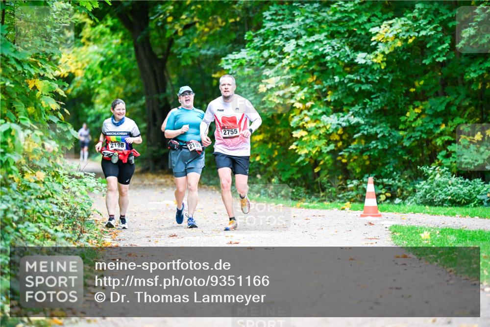 12.10.2025 - Bramfelder Halbmarathon 2025 Dr. Thomas Lammeyer http://msf.ph/oto/9351166 12.10.2025 10:37:49 Laufen 2198, 21, 95, 2755 meine-sportfotos.de
