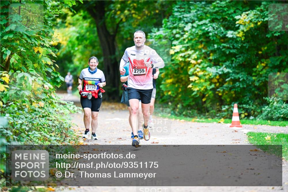 12.10.2025 - Bramfelder Halbmarathon 2025 Dr. Thomas Lammeyer http://msf.ph/oto/9351175 12.10.2025 10:37:51 Laufen 2198, 2755 meine-sportfotos.de