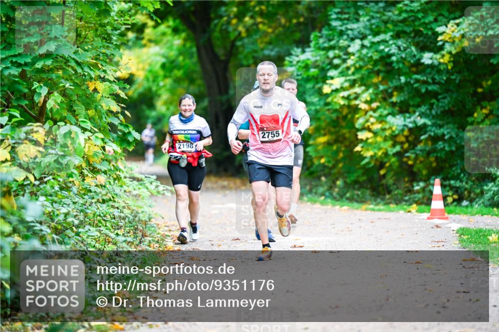 12.10.2025 - Bramfelder Halbmarathon 2025 Dr. Thomas Lammeyer http://msf.ph/oto/9351176 12.10.2025 10:37:51 Laufen 2198, 2755 meine-sportfotos.de