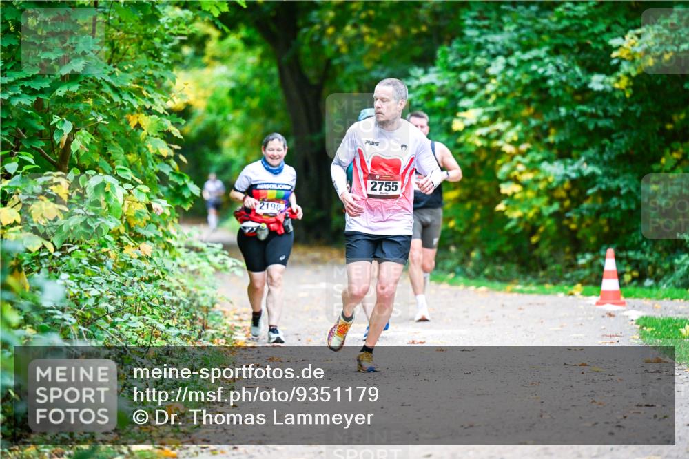 12.10.2025 - Bramfelder Halbmarathon 2025 Dr. Thomas Lammeyer http://msf.ph/oto/9351179 12.10.2025 10:37:51 Laufen 2198, 2755 meine-sportfotos.de