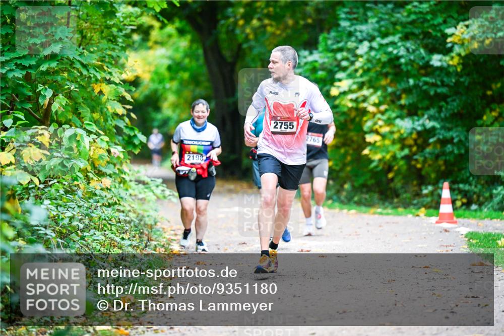 12.10.2025 - Bramfelder Halbmarathon 2025 Dr. Thomas Lammeyer http://msf.ph/oto/9351180 12.10.2025 10:37:51 Laufen 2198, 2755, 2765 meine-sportfotos.de