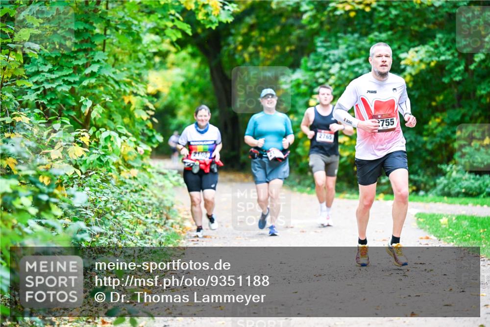 12.10.2025 - Bramfelder Halbmarathon 2025 Dr. Thomas Lammeyer http://msf.ph/oto/9351188 12.10.2025 10:37:52 Laufen 2765, 2755 meine-sportfotos.de