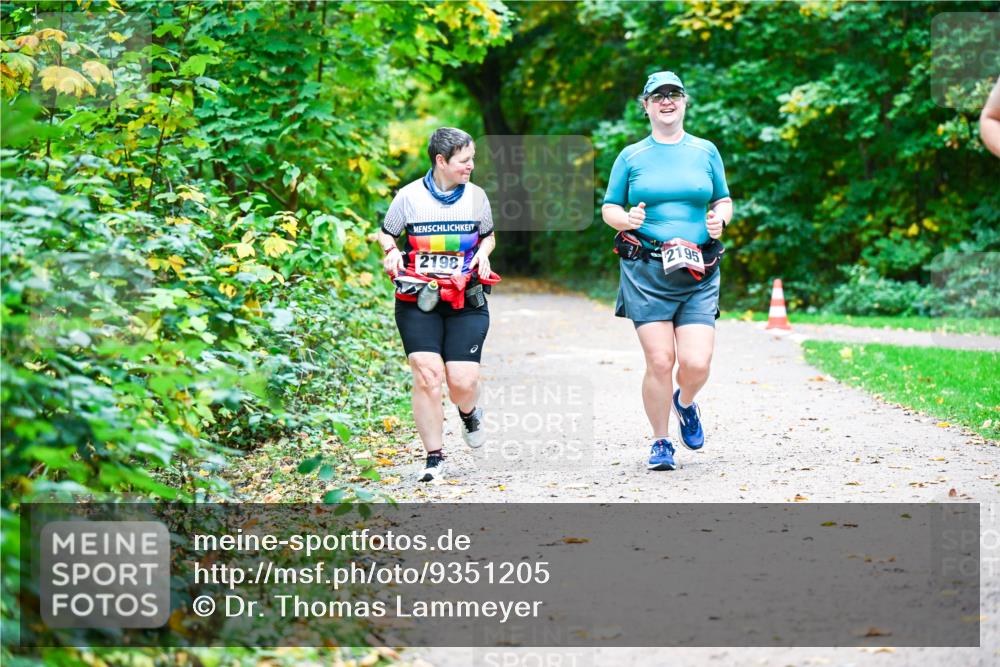12.10.2025 - Bramfelder Halbmarathon 2025 Dr. Thomas Lammeyer http://msf.ph/oto/9351205 12.10.2025 10:37:57 Laufen 2198, 2195 meine-sportfotos.de