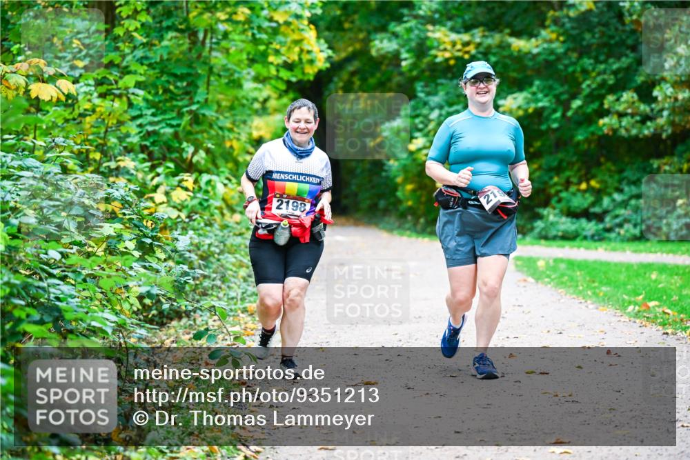 12.10.2025 - Bramfelder Halbmarathon 2025 Dr. Thomas Lammeyer http://msf.ph/oto/9351213 12.10.2025 10:37:58 Laufen 2198 meine-sportfotos.de
