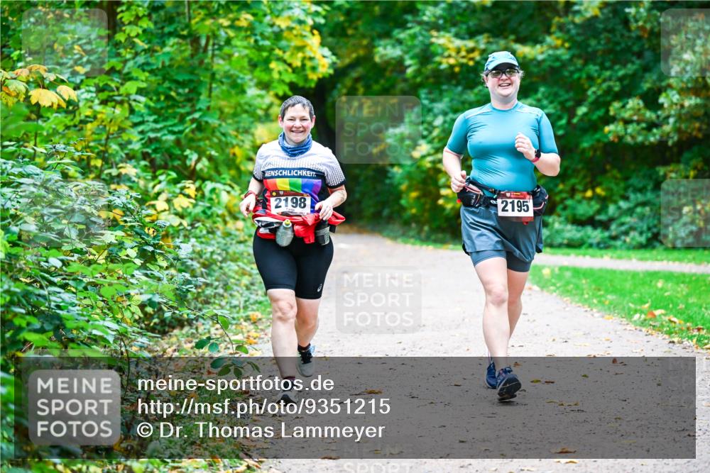 12.10.2025 - Bramfelder Halbmarathon 2025 Dr. Thomas Lammeyer http://msf.ph/oto/9351215 12.10.2025 10:37:58 Laufen 2198, 2195 meine-sportfotos.de