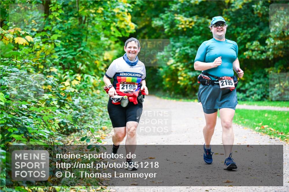 12.10.2025 - Bramfelder Halbmarathon 2025 Dr. Thomas Lammeyer http://msf.ph/oto/9351218 12.10.2025 10:37:58 Laufen 2198, 2195 meine-sportfotos.de