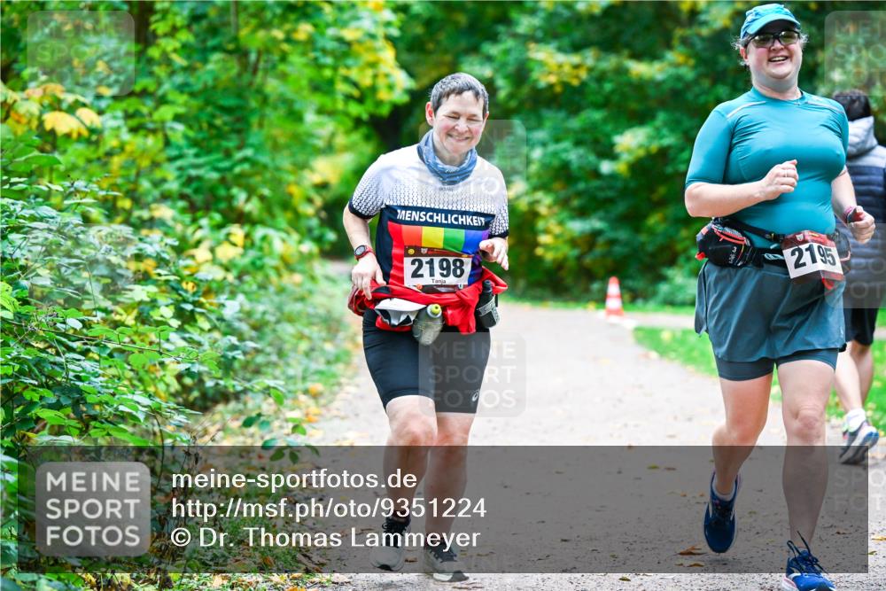 12.10.2025 - Bramfelder Halbmarathon 2025 Dr. Thomas Lammeyer http://msf.ph/oto/9351224 12.10.2025 10:37:59 Laufen 2198, 21, 95 meine-sportfotos.de