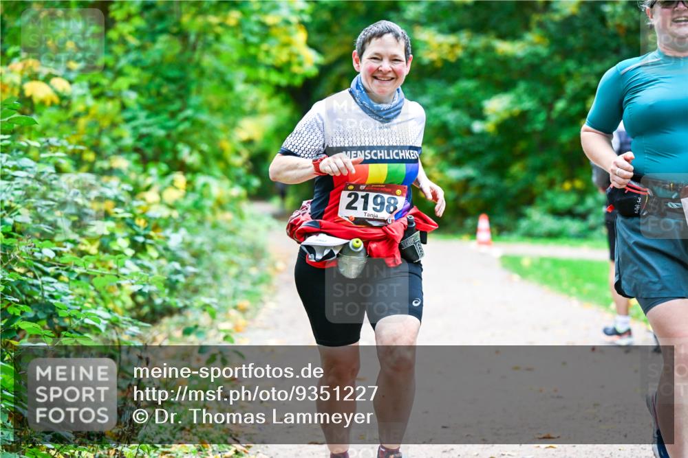 12.10.2025 - Bramfelder Halbmarathon 2025 Dr. Thomas Lammeyer http://msf.ph/oto/9351227 12.10.2025 10:38:00 Laufen 2198 meine-sportfotos.de