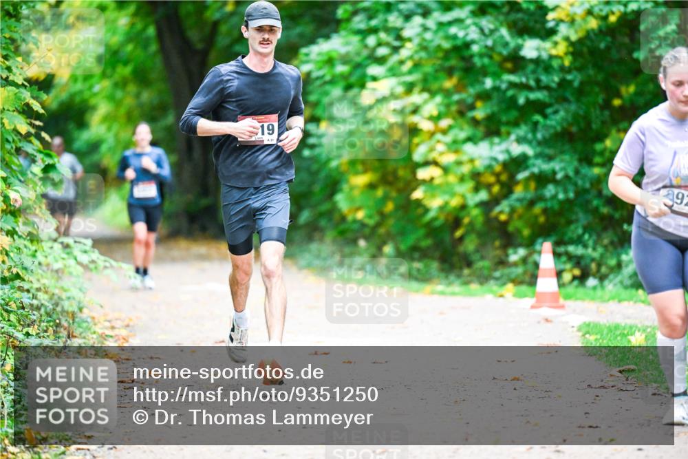 12.10.2025 - Bramfelder Halbmarathon 2025 Dr. Thomas Lammeyer http://msf.ph/oto/9351250 12.10.2025 10:38:23 Laufen 19, 31, 492 meine-sportfotos.de