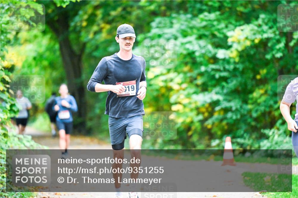 12.10.2025 - Bramfelder Halbmarathon 2025 Dr. Thomas Lammeyer http://msf.ph/oto/9351255 12.10.2025 10:38:24 Laufen 19 meine-sportfotos.de