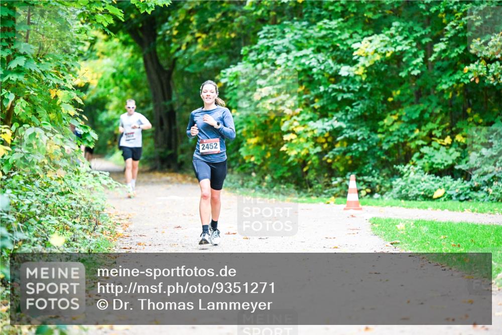12.10.2025 - Bramfelder Halbmarathon 2025 Dr. Thomas Lammeyer http://msf.ph/oto/9351271 12.10.2025 10:38:28 Laufen 2452 meine-sportfotos.de