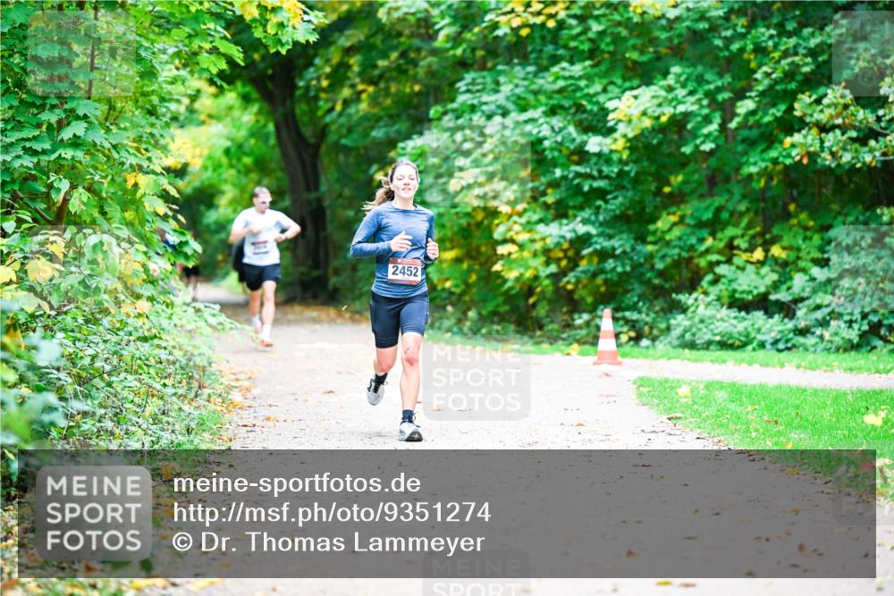12.10.2025 - Bramfelder Halbmarathon 2025 Dr. Thomas Lammeyer http://msf.ph/oto/9351274 12.10.2025 10:38:29 Laufen 2452 meine-sportfotos.de
