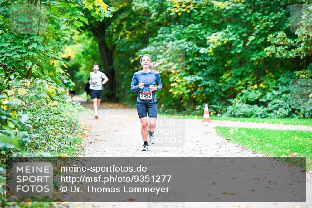 12.10.2025 - Bramfelder Halbmarathon 2025 Dr. Thomas Lammeyer http://msf.ph/oto/9351277 12.10.2025 10:38:29 Laufen 2452 meine-sportfotos.de