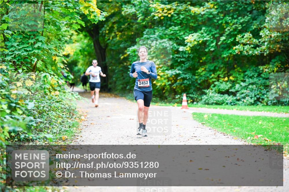 12.10.2025 - Bramfelder Halbmarathon 2025 Dr. Thomas Lammeyer http://msf.ph/oto/9351280 12.10.2025 10:38:29 Laufen 2452 meine-sportfotos.de