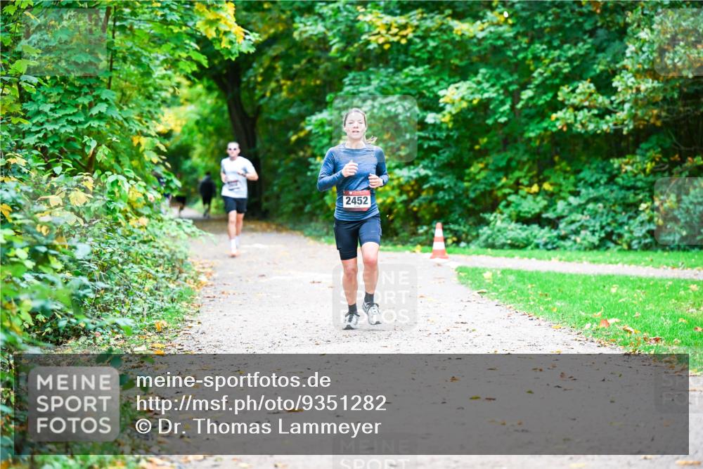 12.10.2025 - Bramfelder Halbmarathon 2025 Dr. Thomas Lammeyer http://msf.ph/oto/9351282 12.10.2025 10:38:30 Laufen 2452 meine-sportfotos.de