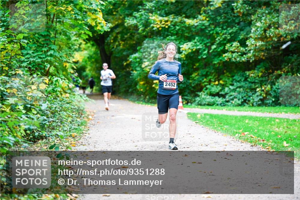 12.10.2025 - Bramfelder Halbmarathon 2025 Dr. Thomas Lammeyer http://msf.ph/oto/9351288 12.10.2025 10:38:30 Laufen 2452 meine-sportfotos.de