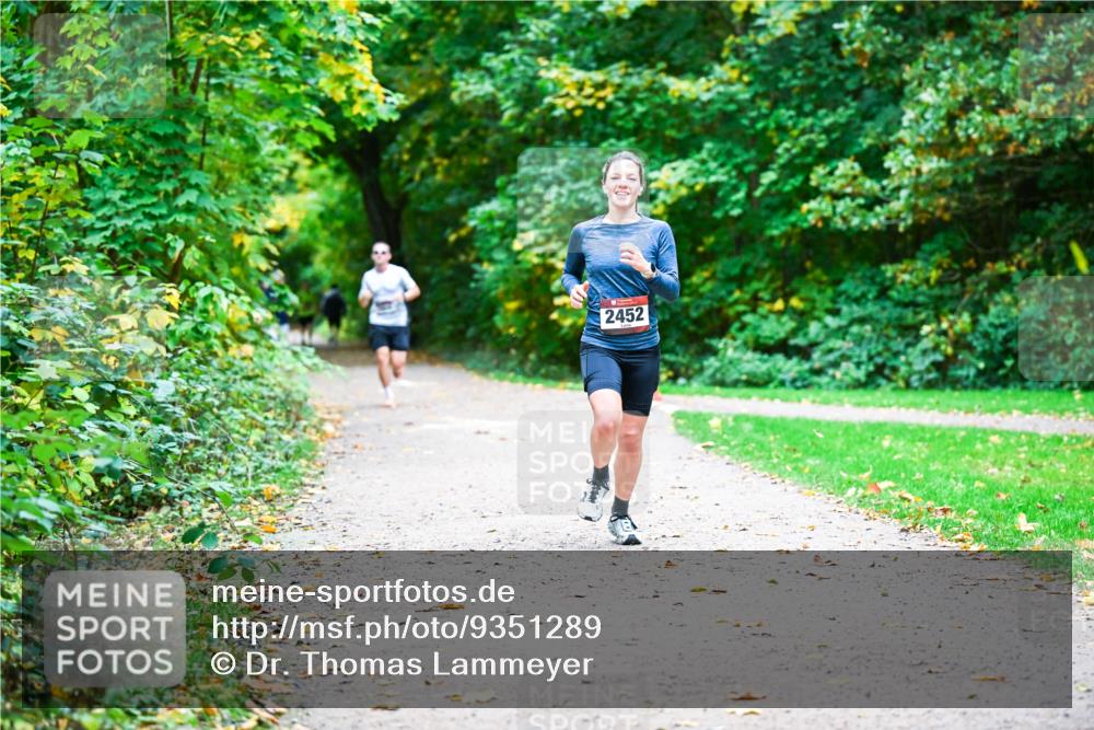 12.10.2025 - Bramfelder Halbmarathon 2025 Dr. Thomas Lammeyer http://msf.ph/oto/9351289 12.10.2025 10:38:31 Laufen 2452 meine-sportfotos.de
