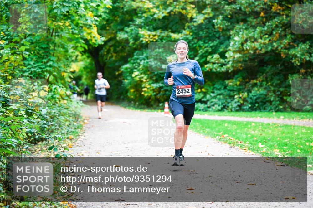 12.10.2025 - Bramfelder Halbmarathon 2025 Dr. Thomas Lammeyer http://msf.ph/oto/9351294 12.10.2025 10:38:31 Laufen 2452 meine-sportfotos.de