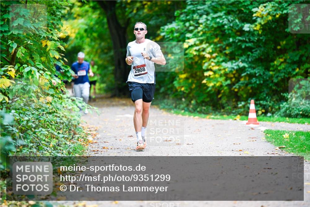 12.10.2025 - Bramfelder Halbmarathon 2025 Dr. Thomas Lammeyer http://msf.ph/oto/9351299 12.10.2025 10:38:33 Laufen 2908 meine-sportfotos.de