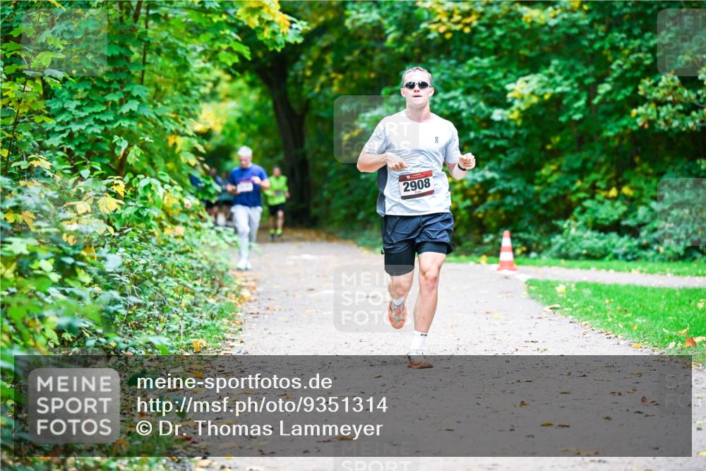 12.10.2025 - Bramfelder Halbmarathon 2025 Dr. Thomas Lammeyer http://msf.ph/oto/9351314 12.10.2025 10:38:35 Laufen 2908 meine-sportfotos.de
