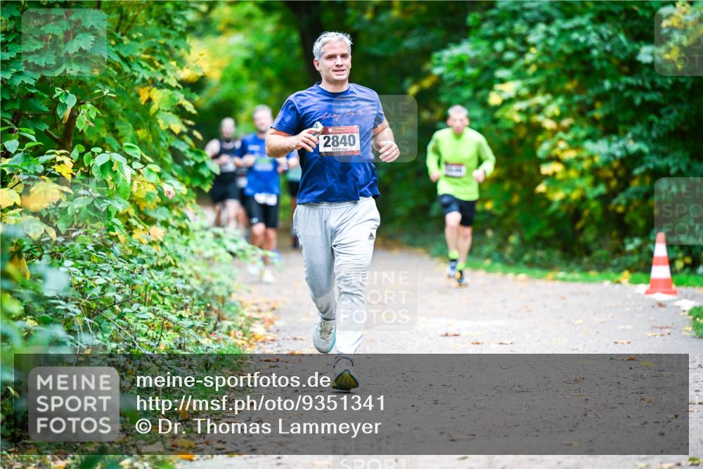 12.10.2025 - Bramfelder Halbmarathon 2025 Dr. Thomas Lammeyer http://msf.ph/oto/9351341 12.10.2025 10:38:40 Laufen 2840 meine-sportfotos.de