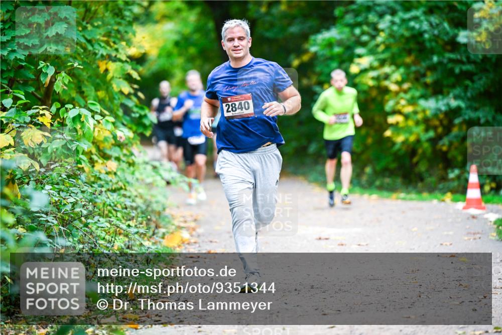 12.10.2025 - Bramfelder Halbmarathon 2025 Dr. Thomas Lammeyer http://msf.ph/oto/9351344 12.10.2025 10:38:41 Laufen 2840 meine-sportfotos.de