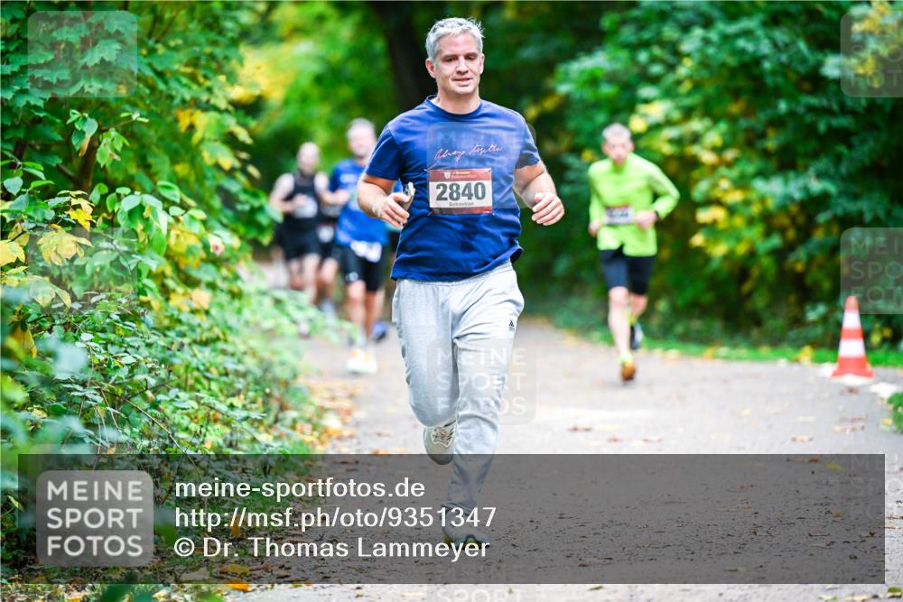 12.10.2025 - Bramfelder Halbmarathon 2025 Dr. Thomas Lammeyer http://msf.ph/oto/9351347 12.10.2025 10:38:41 Laufen 2840 meine-sportfotos.de