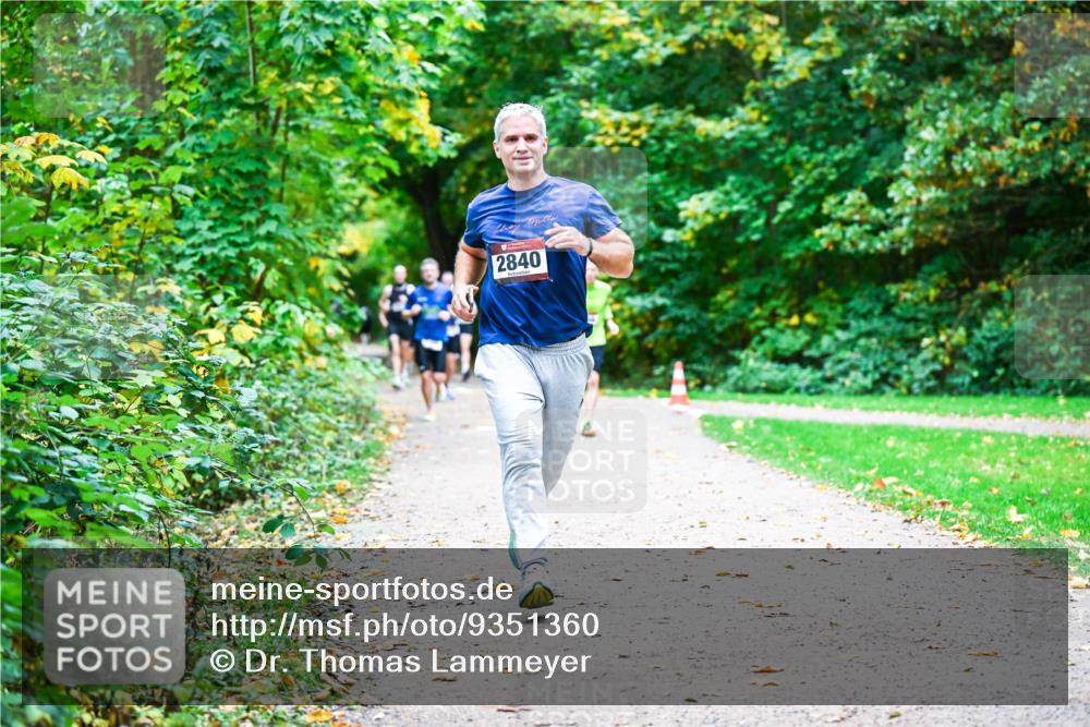 12.10.2025 - Bramfelder Halbmarathon 2025 Dr. Thomas Lammeyer http://msf.ph/oto/9351360 12.10.2025 10:38:43 Laufen 2840 meine-sportfotos.de