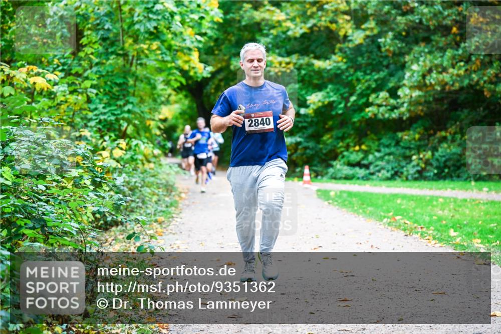 12.10.2025 - Bramfelder Halbmarathon 2025 Dr. Thomas Lammeyer http://msf.ph/oto/9351362 12.10.2025 10:38:43 Laufen 2840 meine-sportfotos.de