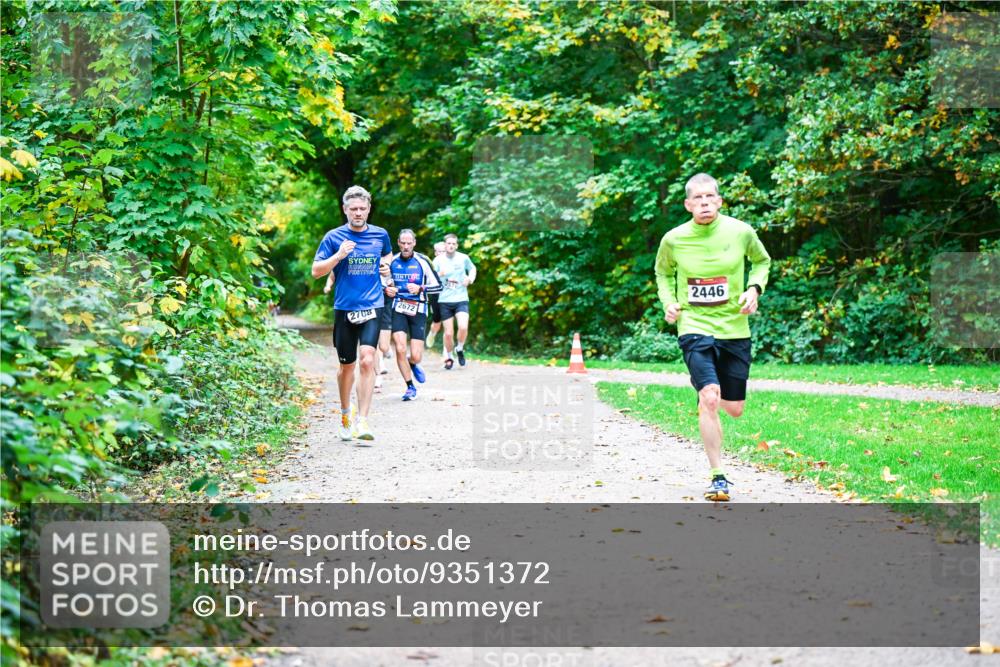 12.10.2025 - Bramfelder Halbmarathon 2025 Dr. Thomas Lammeyer http://msf.ph/oto/9351372 12.10.2025 10:38:46 Laufen 2446, 2703, 2672 meine-sportfotos.de