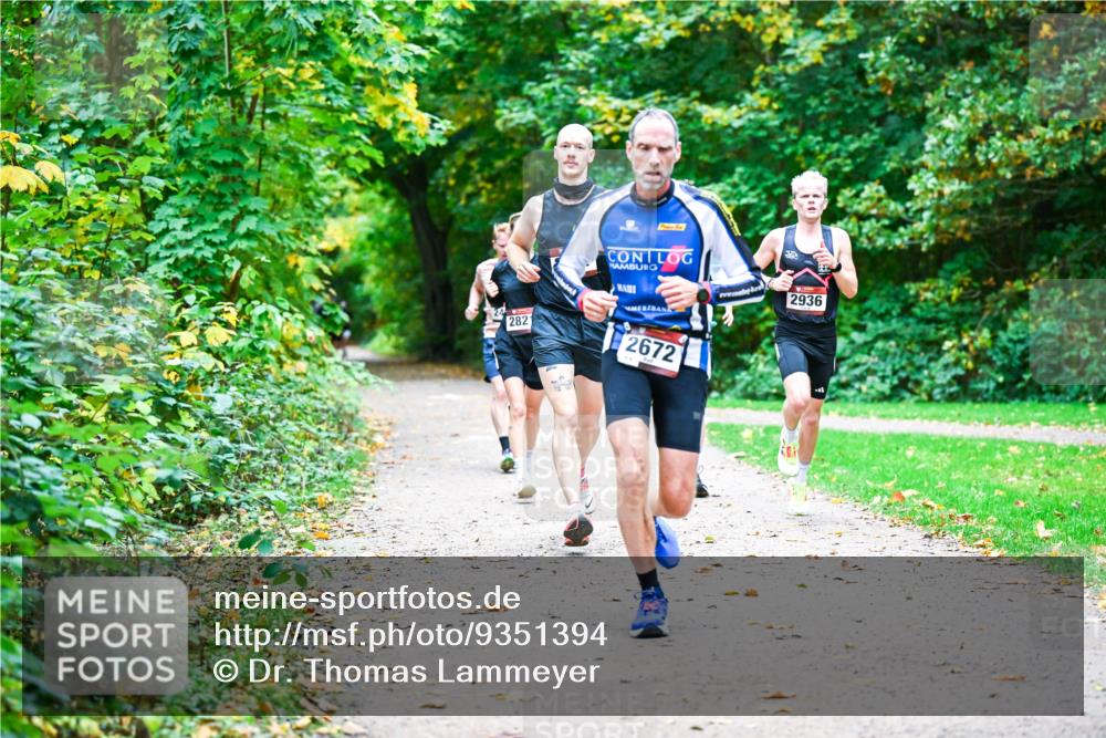 12.10.2025 - Bramfelder Halbmarathon 2025 Dr. Thomas Lammeyer http://msf.ph/oto/9351394 12.10.2025 10:38:50 Laufen 2936, 282, 2672 meine-sportfotos.de