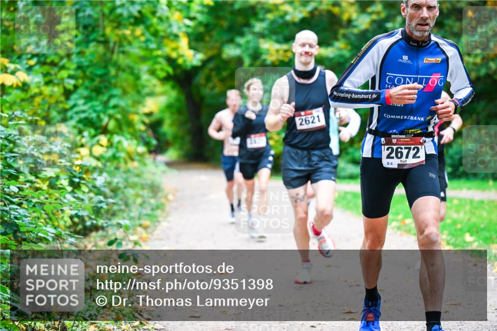 12.10.2025 - Bramfelder Halbmarathon 2025 Dr. Thomas Lammeyer http://msf.ph/oto/9351398 12.10.2025 10:38:51 Laufen 2621, 34, 2672, 6 meine-sportfotos.de