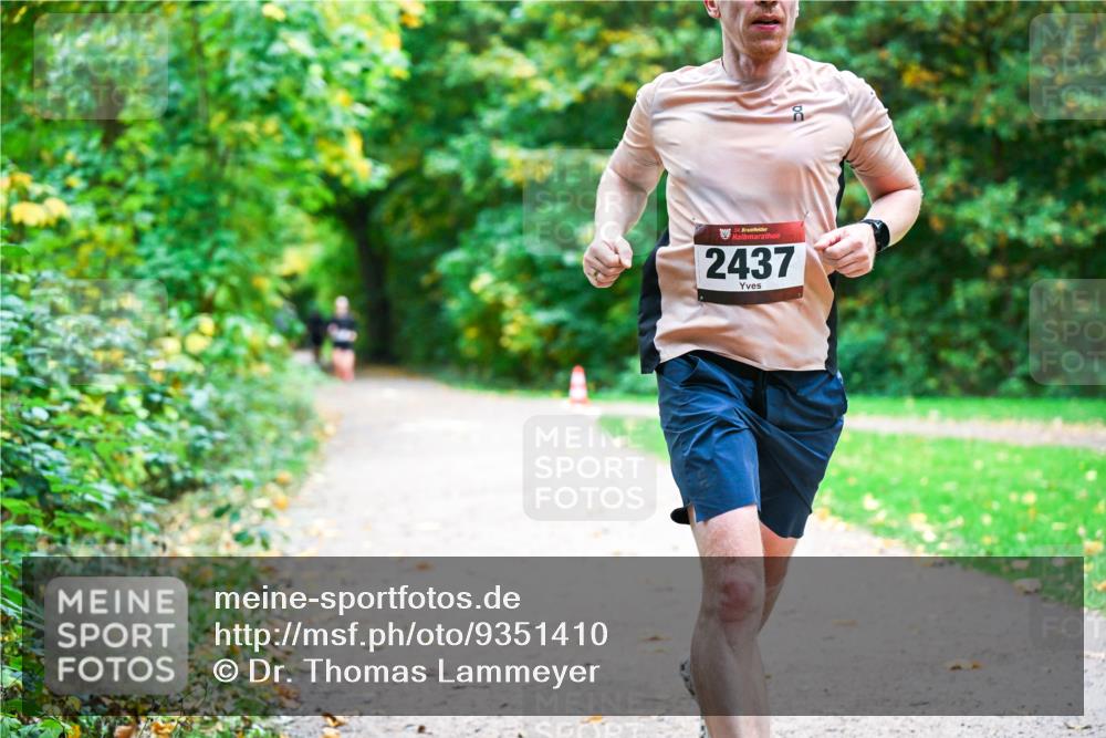 12.10.2025 - Bramfelder Halbmarathon 2025 Dr. Thomas Lammeyer http://msf.ph/oto/9351410 12.10.2025 10:38:55 Laufen 34, 2437 meine-sportfotos.de