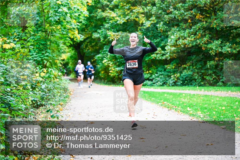 12.10.2025 - Bramfelder Halbmarathon 2025 Dr. Thomas Lammeyer http://msf.ph/oto/9351425 12.10.2025 10:39:03 Laufen 2636 meine-sportfotos.de