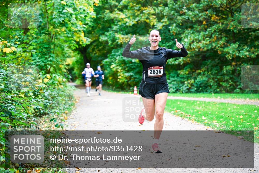 12.10.2025 - Bramfelder Halbmarathon 2025 Dr. Thomas Lammeyer http://msf.ph/oto/9351428 12.10.2025 10:39:03 Laufen 2636 meine-sportfotos.de