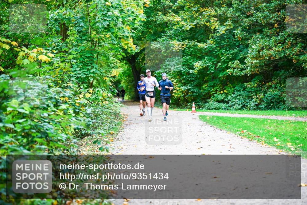 12.10.2025 - Bramfelder Halbmarathon 2025 Dr. Thomas Lammeyer http://msf.ph/oto/9351434 12.10.2025 10:39:05 Laufen  meine-sportfotos.de