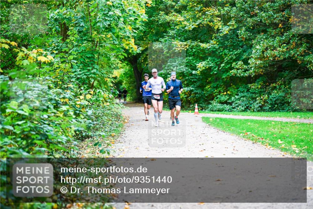 12.10.2025 - Bramfelder Halbmarathon 2025 Dr. Thomas Lammeyer http://msf.ph/oto/9351440 12.10.2025 10:39:06 Laufen 284, 087 meine-sportfotos.de