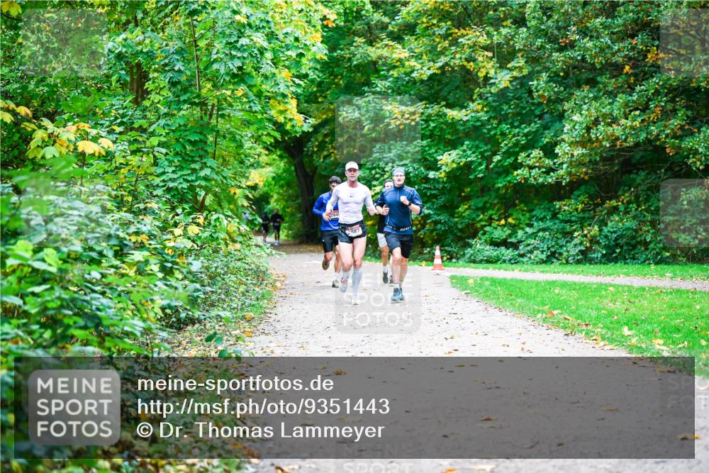12.10.2025 - Bramfelder Halbmarathon 2025 Dr. Thomas Lammeyer http://msf.ph/oto/9351443 12.10.2025 10:39:07 Laufen 284, 2887 meine-sportfotos.de