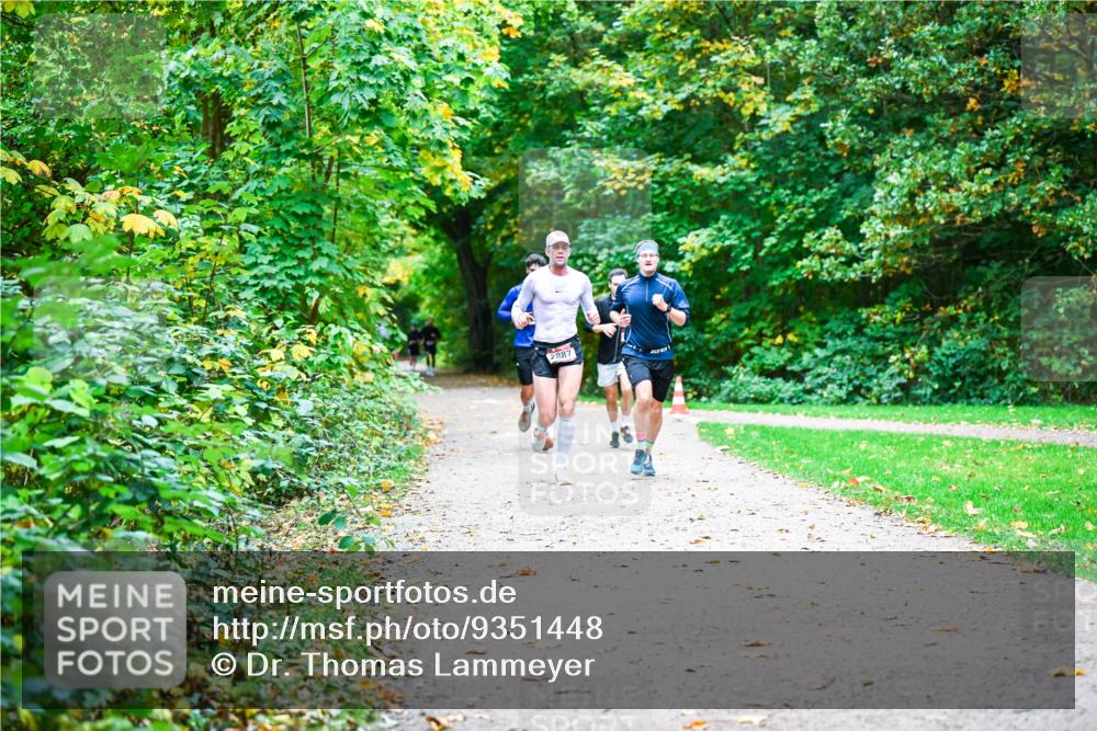 12.10.2025 - Bramfelder Halbmarathon 2025 Dr. Thomas Lammeyer http://msf.ph/oto/9351448 12.10.2025 10:39:07 Laufen 2887 meine-sportfotos.de